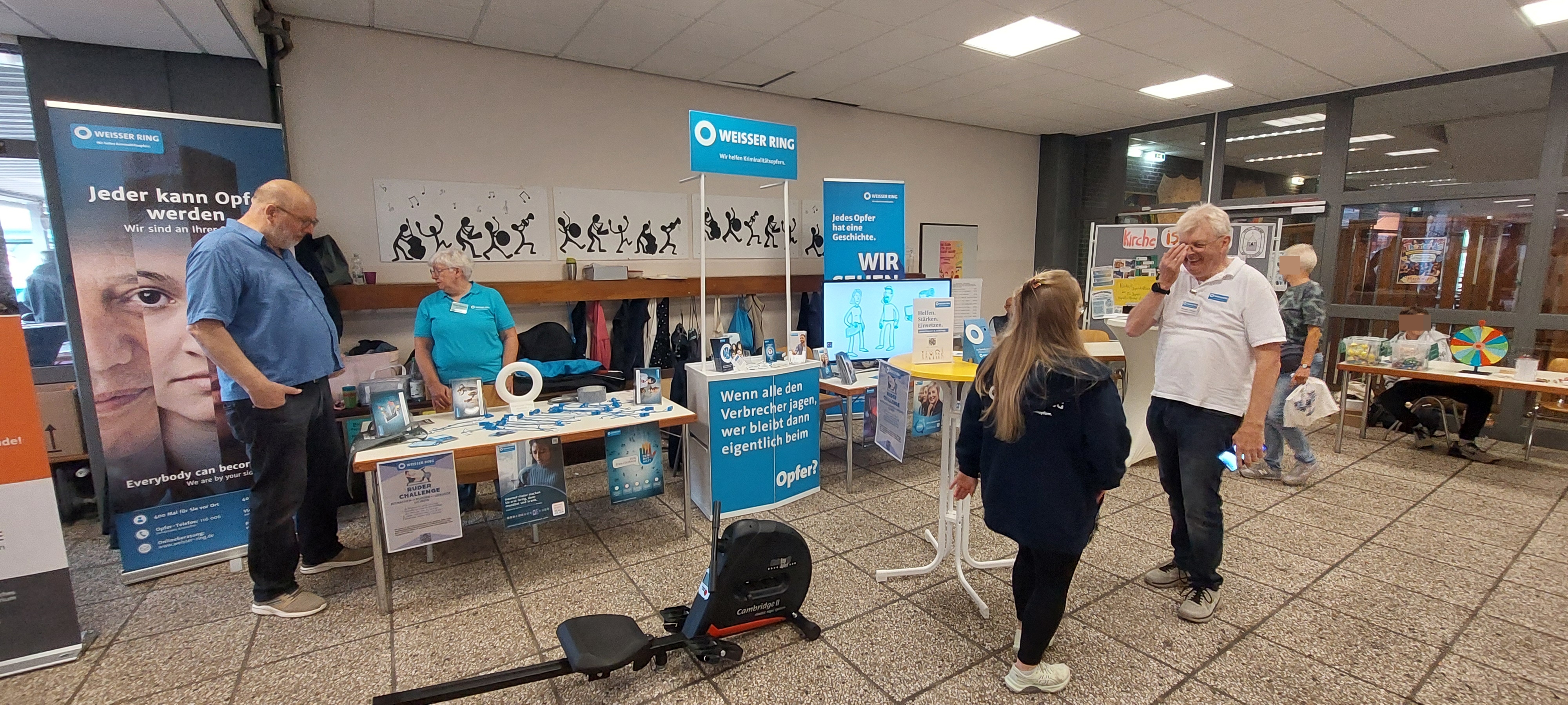 Mitarbeitende am Stand